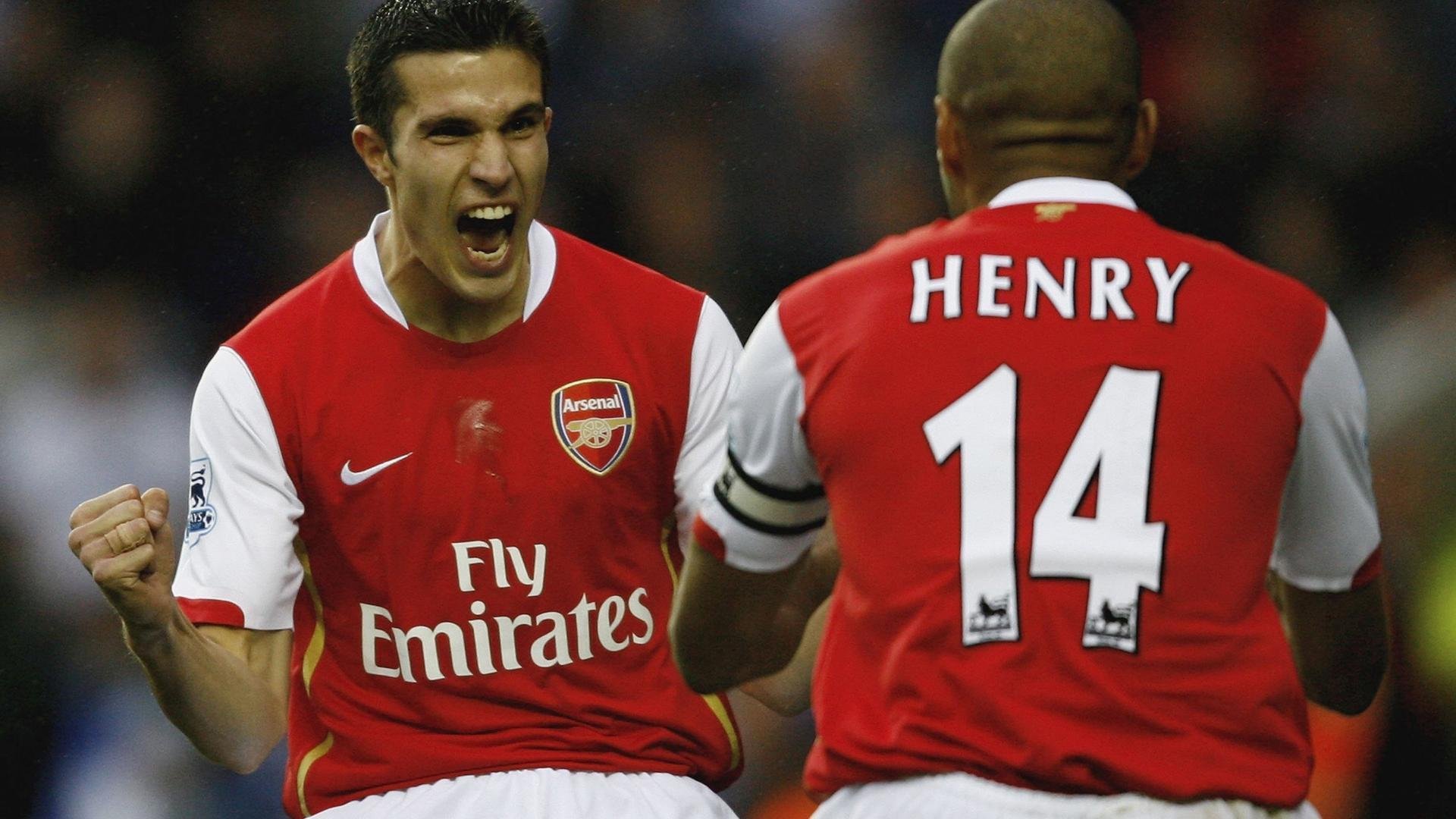 逆境中逆袭的“魔幻团队”：他们的传奇故事，魔幻队员